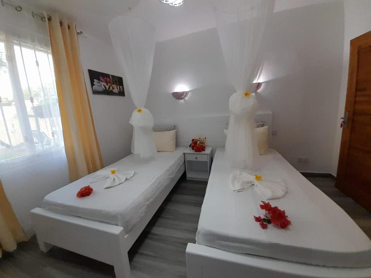 Villa Santa Avec Piscine Et Jardin Pointe-aux-Piments Zewnętrze zdjęcie